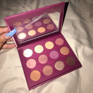 Colourpop “You had me at hello” eyeshadow palette
